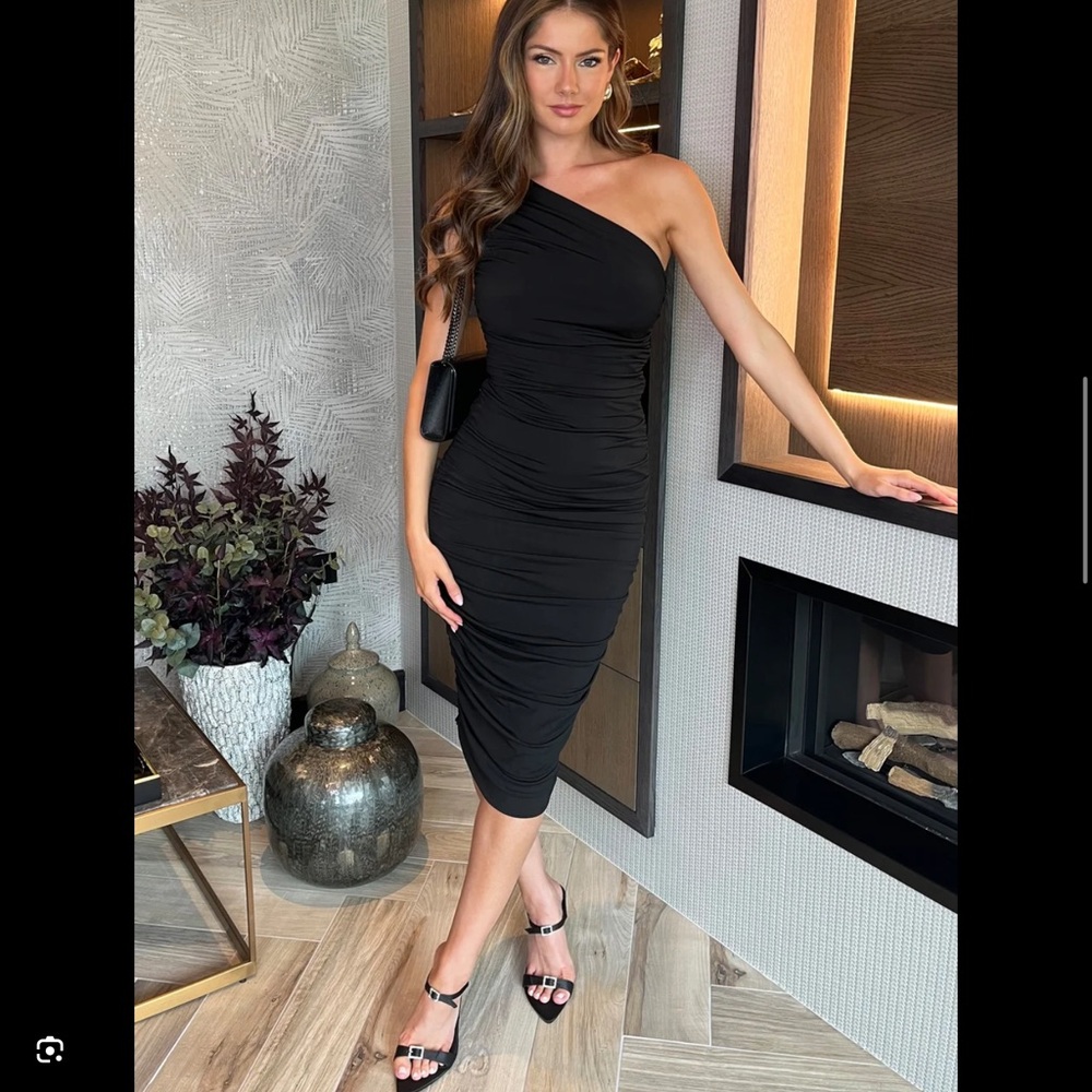 Socialite one shoulder ruched bodycon dress